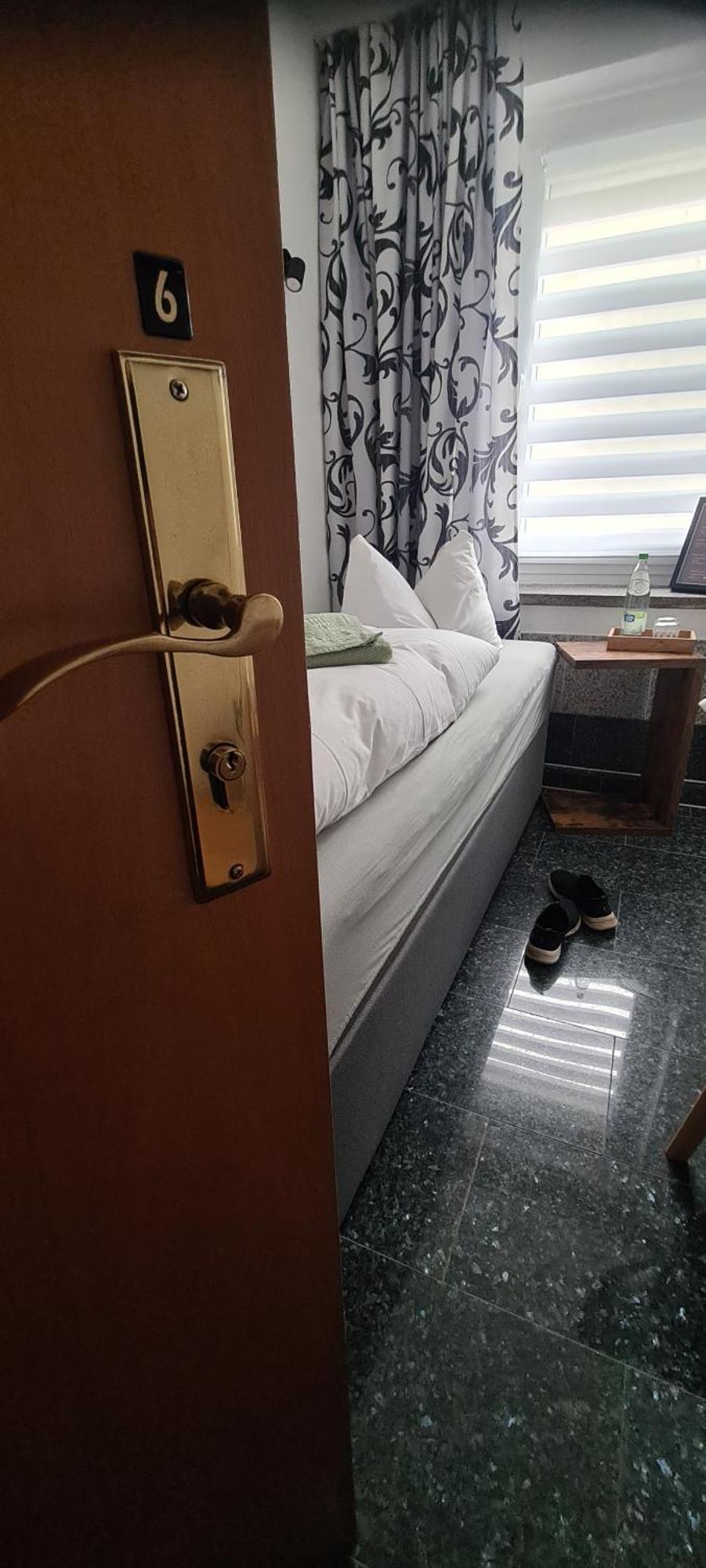 Pension Krone Φράιμπεργκ Εξωτερικό φωτογραφία